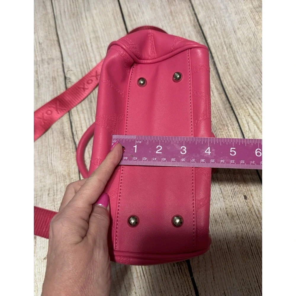 Betsey Johnson Purse Embossed Eiffel Tower Pink Shoulder Strap Key Ring GTb5